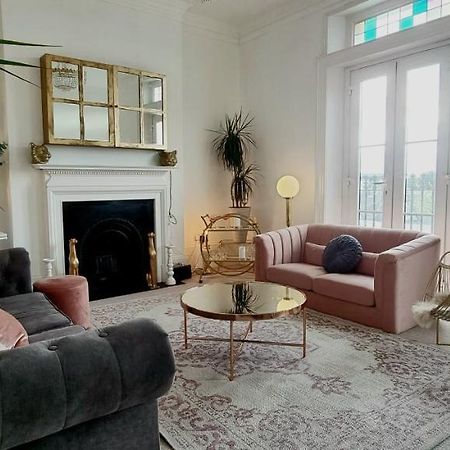 Elegant 5 Bed 4 Bath 'Vogue House' Parisian Style Home Margate Eksteriør billede