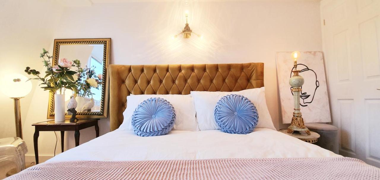 Elegant 5 Bed 4 Bath 'Vogue House' Parisian Style Home Margate Eksteriør billede