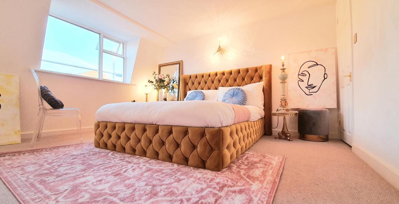 Elegant 5 Bed 4 Bath 'Vogue House' Parisian Style Home Margate Eksteriør billede