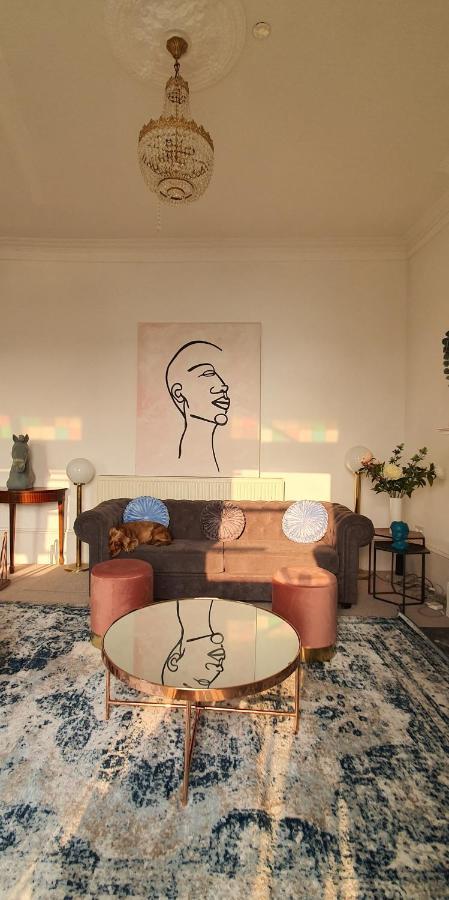 Elegant 5 Bed 4 Bath 'Vogue House' Parisian Style Home Margate Eksteriør billede