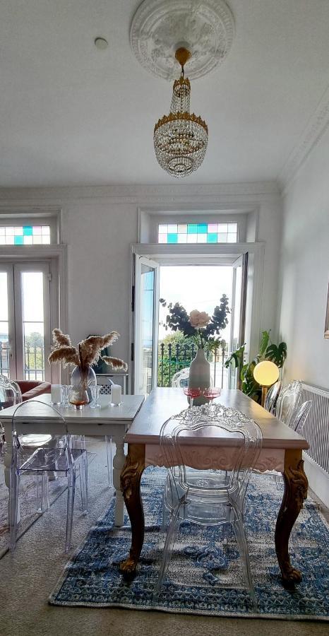 Elegant 5 Bed 4 Bath 'Vogue House' Parisian Style Home Margate Eksteriør billede